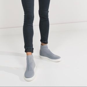 Skyscraper High Top Sneaker size 9